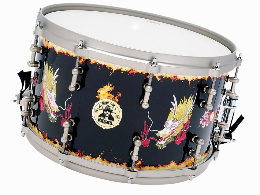 The wrap features Japanese dragons, modelled on Vinnie's hat