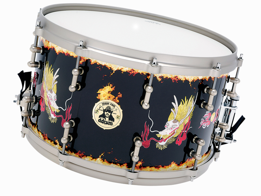 The wrap features Japanese dragons, modelled on Vinnie's hat