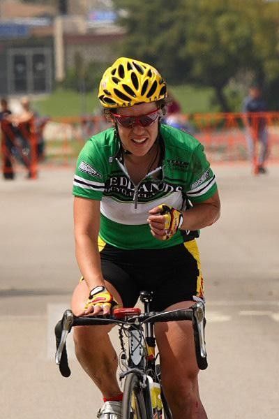 America's Kori Seehafer (TEAm Lipton) broke her collarbone