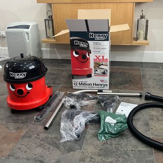 Henry XL Plus vacuum cleaner testing and review process