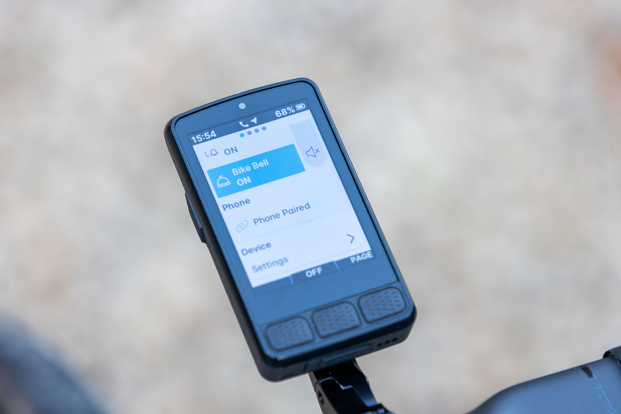 Wahoo Elemnt Roam 3 showing bike bell option