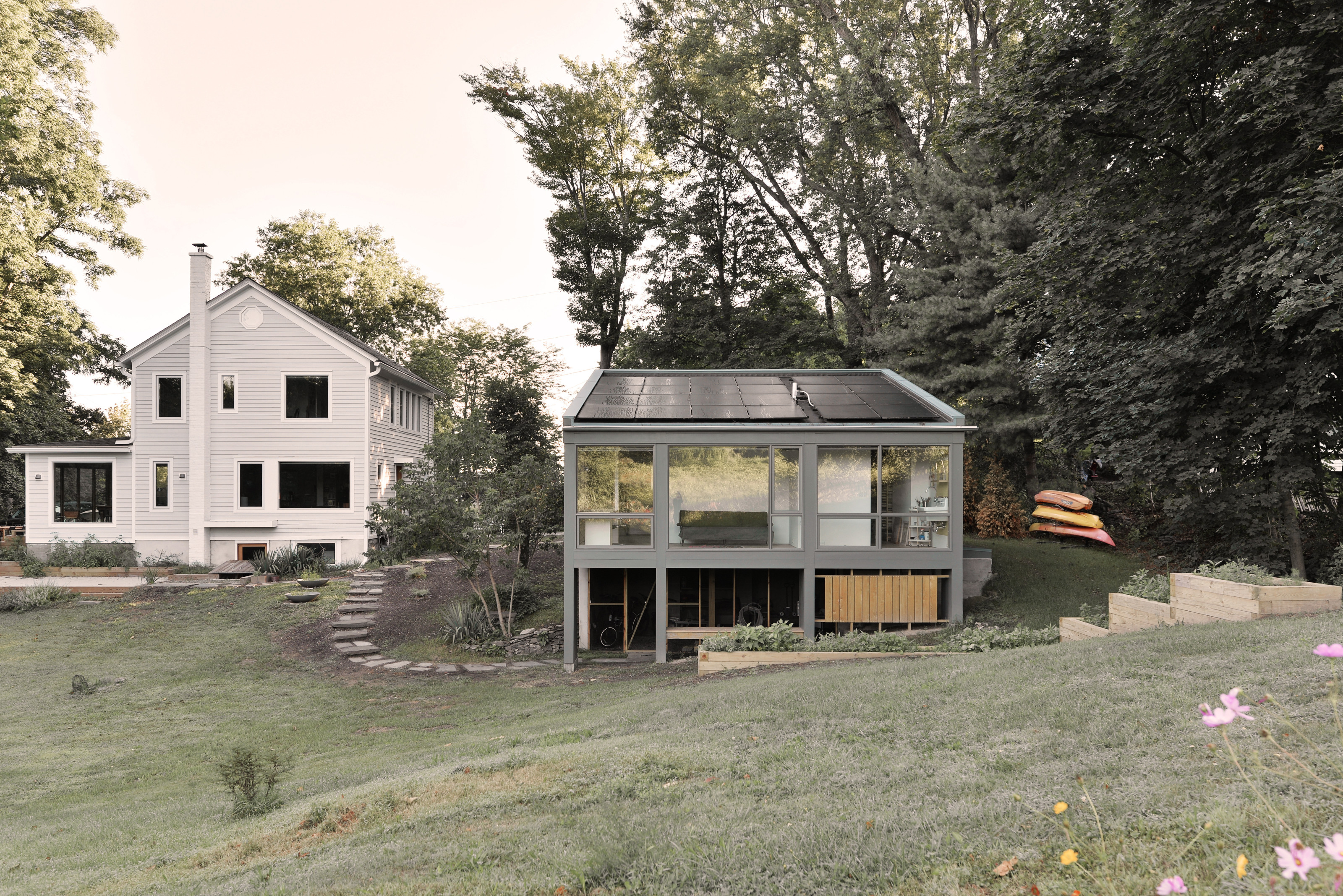 Anchorage Road Artist&#039;s Studio by Ballman Khaplova