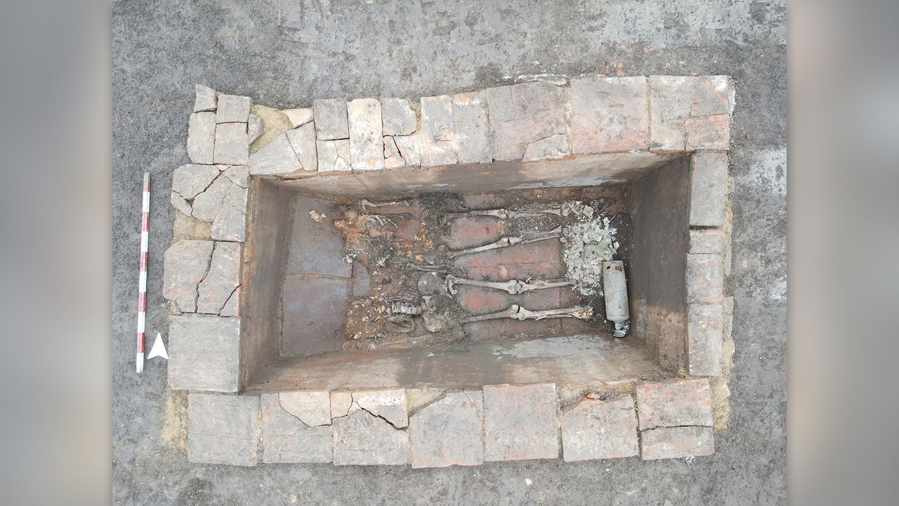 A bird's-eye view of the double burial in Bulgaria.