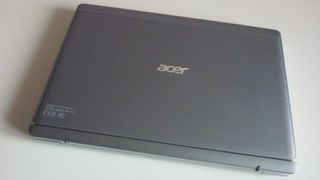 Acer Aspire Switch 11 top