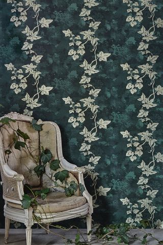 Barneby Gates Deep Green Ivy wallpaper