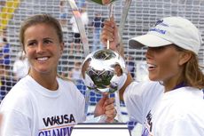 U.S. soccer star Brandi Chastain will donate her brain to concussion research. 