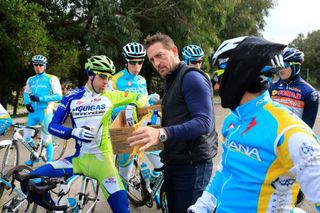 Director spotif Stefano Zanini ensures Vincenzo Nibali is stocked up for the day's training