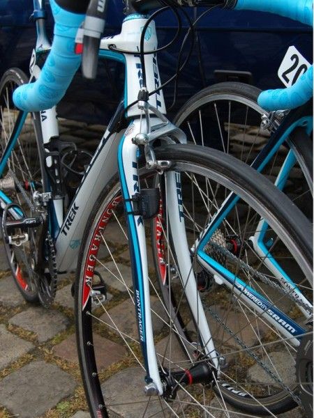 The matching paint job helps but there's still no mistaking the transition between the fork and head tube here.