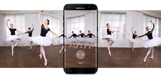 Although the viewer is free to look around the scene, you can focus their attention. Image: Samsung