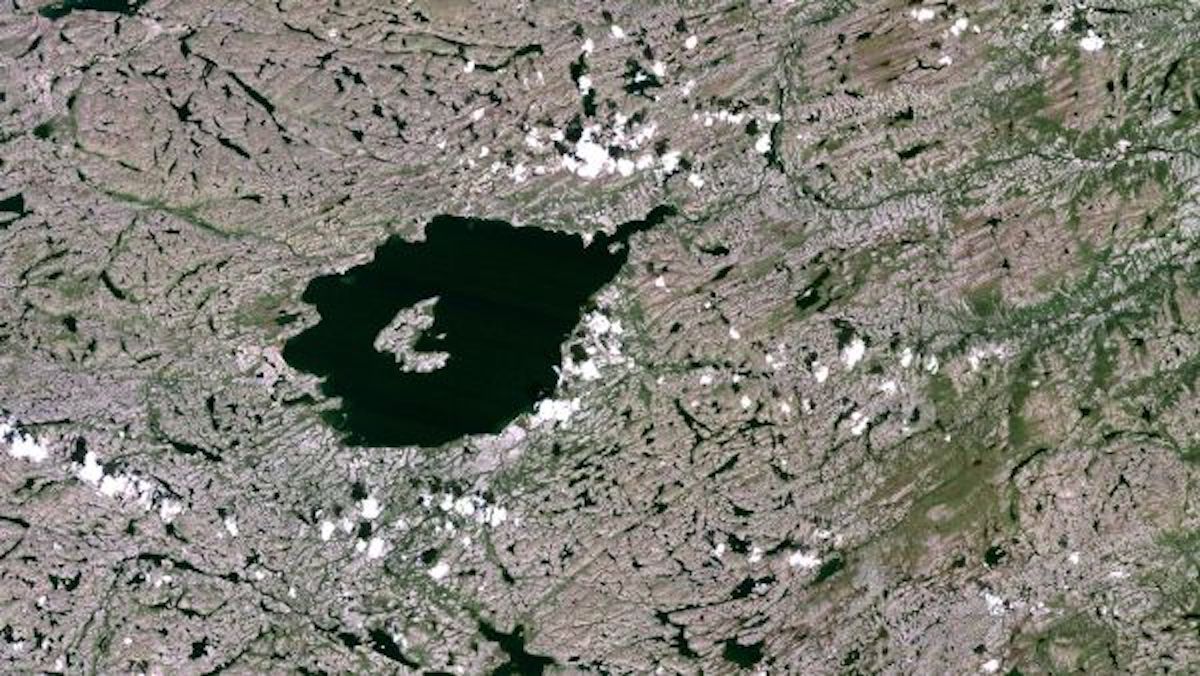 Massive meteorite impact created the hottest mantle rock ever