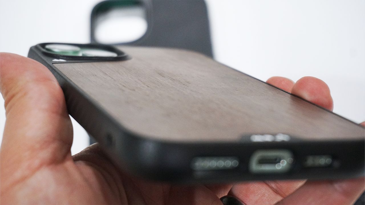 Mous iPhone 15 cases Limitless 5 closeup