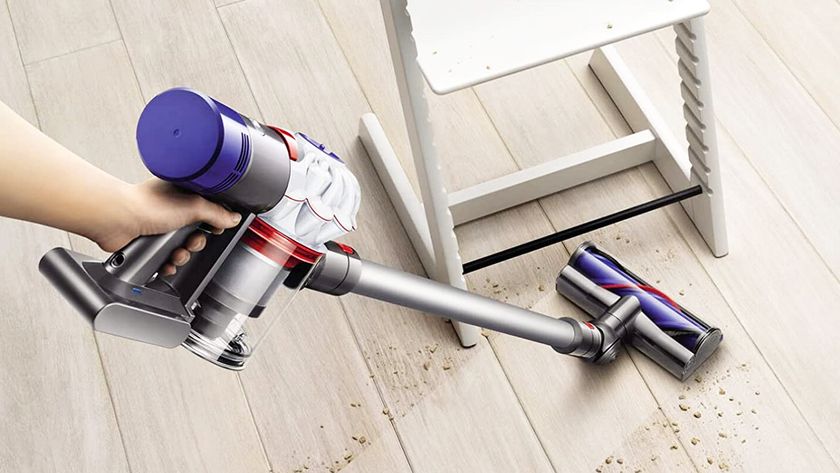 Dyson V7