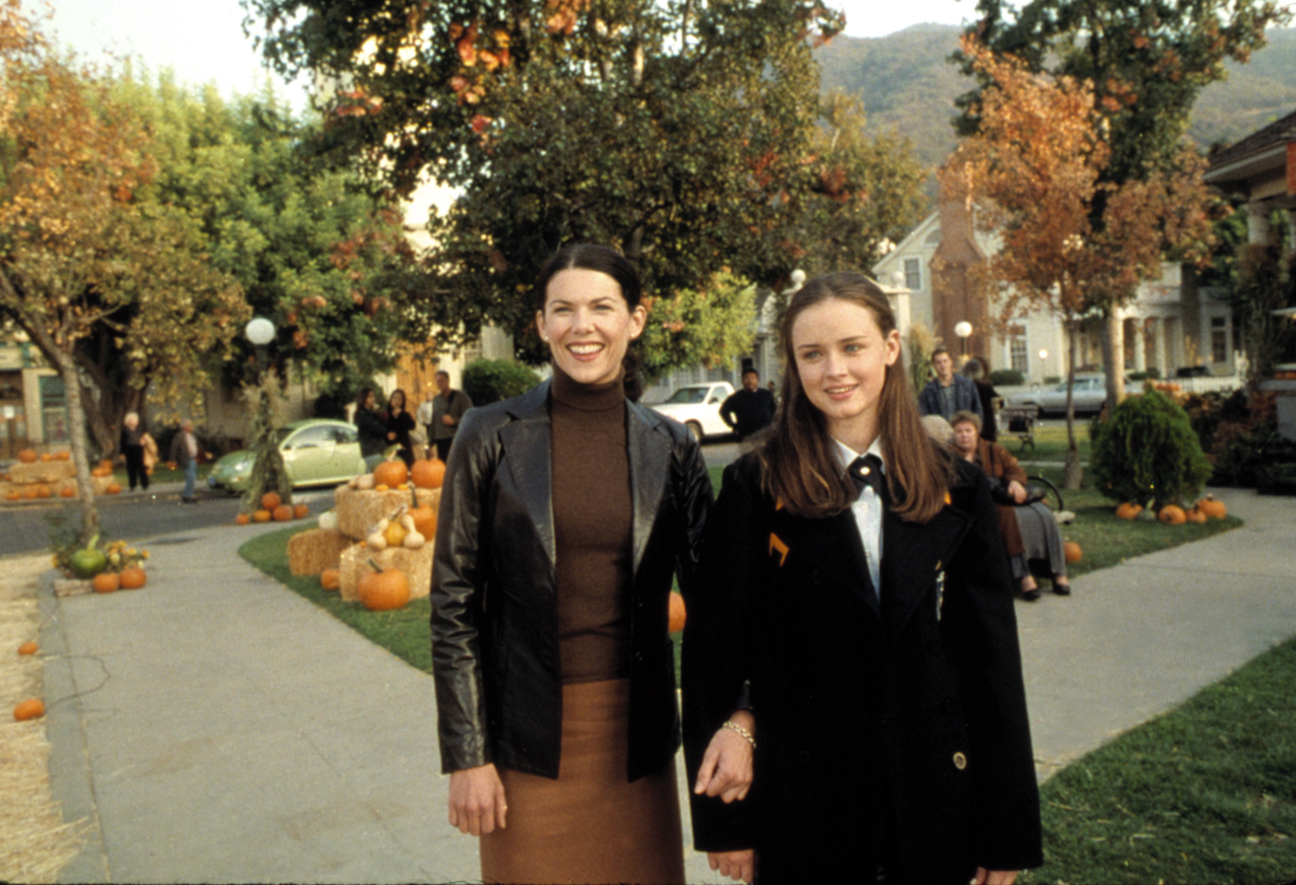 A still of Lauren Graham and Alexis Bledel on the set of Gilmore Girls.