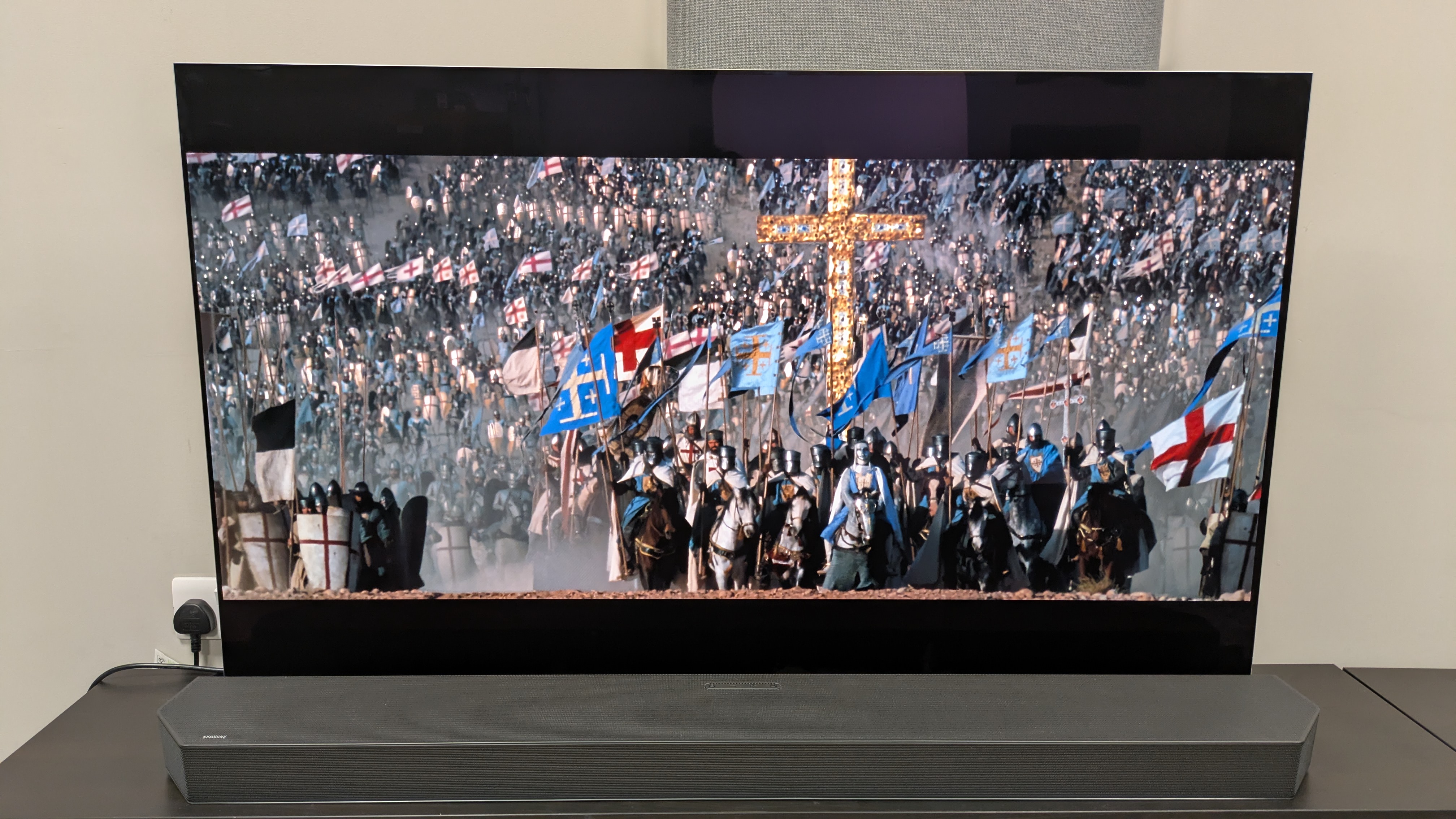LG G5 with Kingdom of Heaven 4K Blu-ray showing army on screen