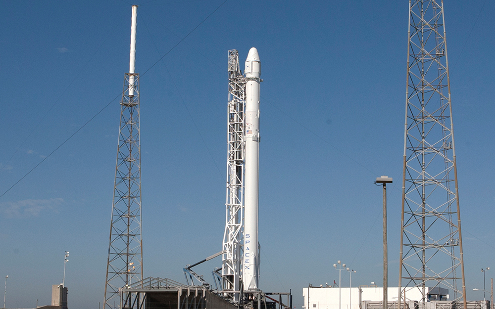 SpaceX Is About to Send Tons of Science to Space (and Bring a Robot ...