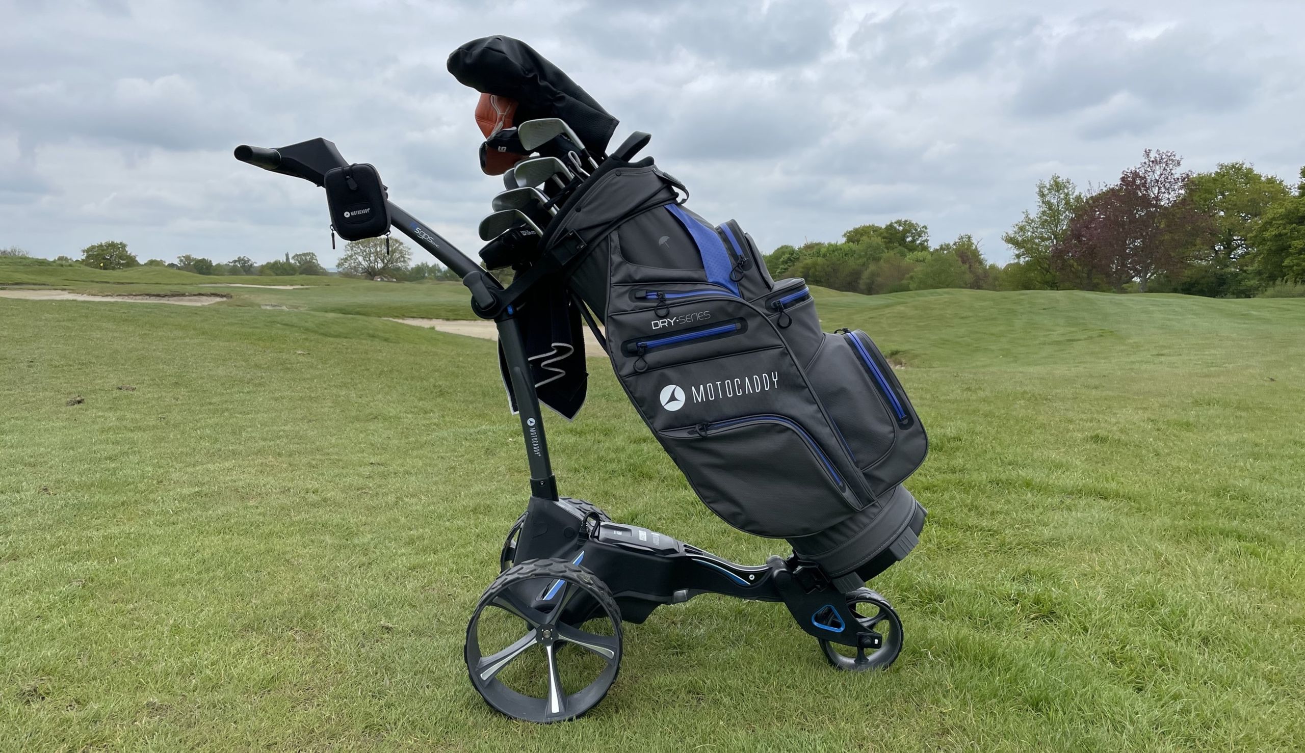 Motocaddy 2022 Dry Series Cart Bag Review | Golf Monthly