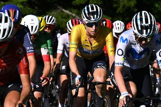 Tour de Suisse Women stage 5 LIVE: Marlen Reusser in group of five at the front of the race