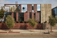 Exterior of house in Venice, California, by architect Matthew Royce