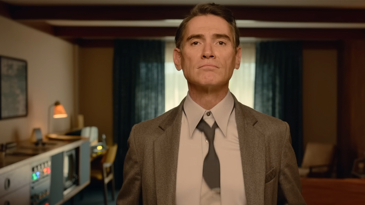 Billy Crudup looking in a mirror in Hello Tomorrow!