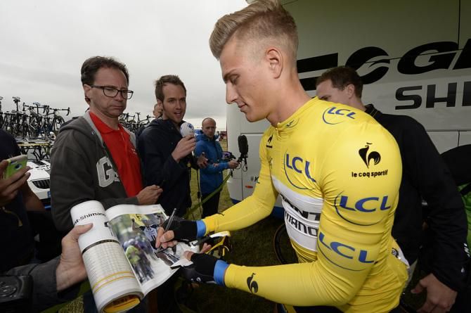 Marcel Kittel signs autographs