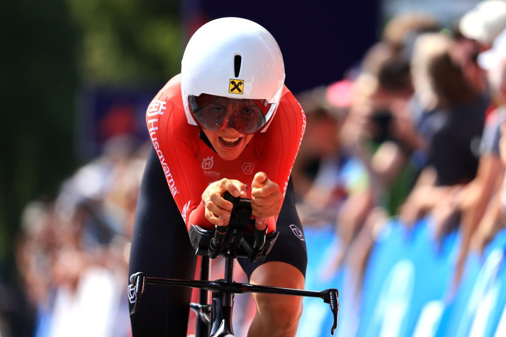 FRSTENFELDBRUCK GERMANY AUGUST 17 Anna Kiesenhofer of Austria sprints during the 28th UEC Road Cycling European Championships 2022 Womens Individual Time Trial a 24km one day race from Frstenfeldbruck to Frstenfeldbruck on August 17 2022 in Frstenfeldbruck Germany Photo by Jan HetfleischGetty Images