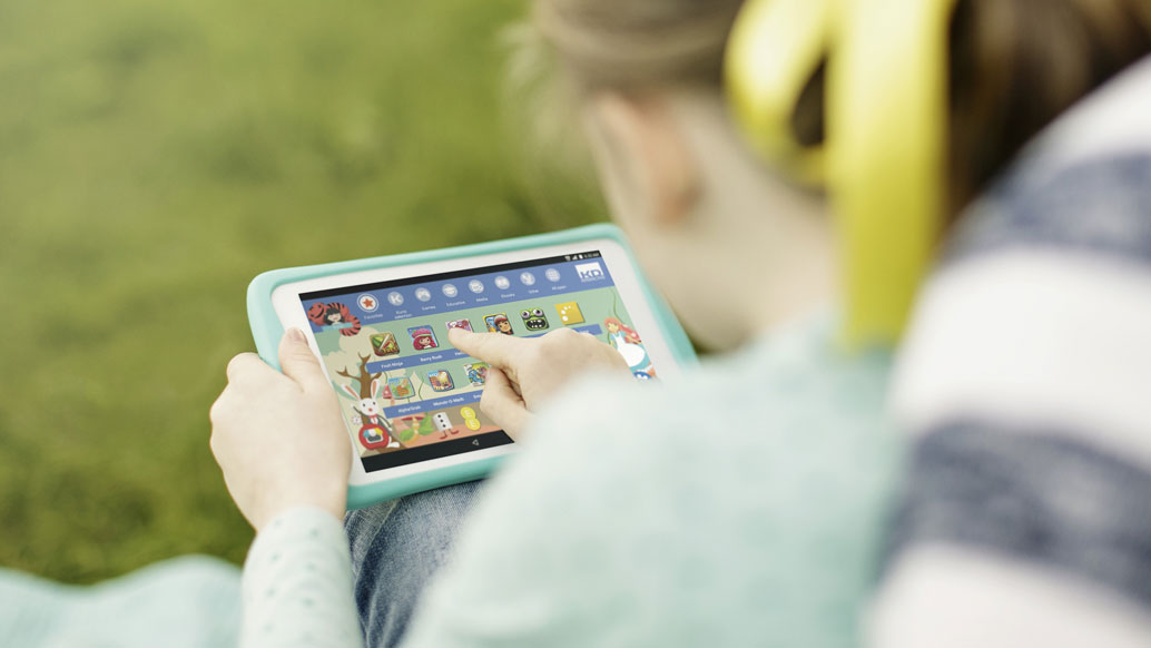 Want a tablet for your kids? How about the EE Robin?