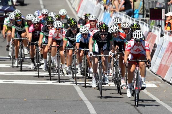 Judith Arndt (GreenEDGE-AIS) chases down Rebecca Werner (Specialized SA)