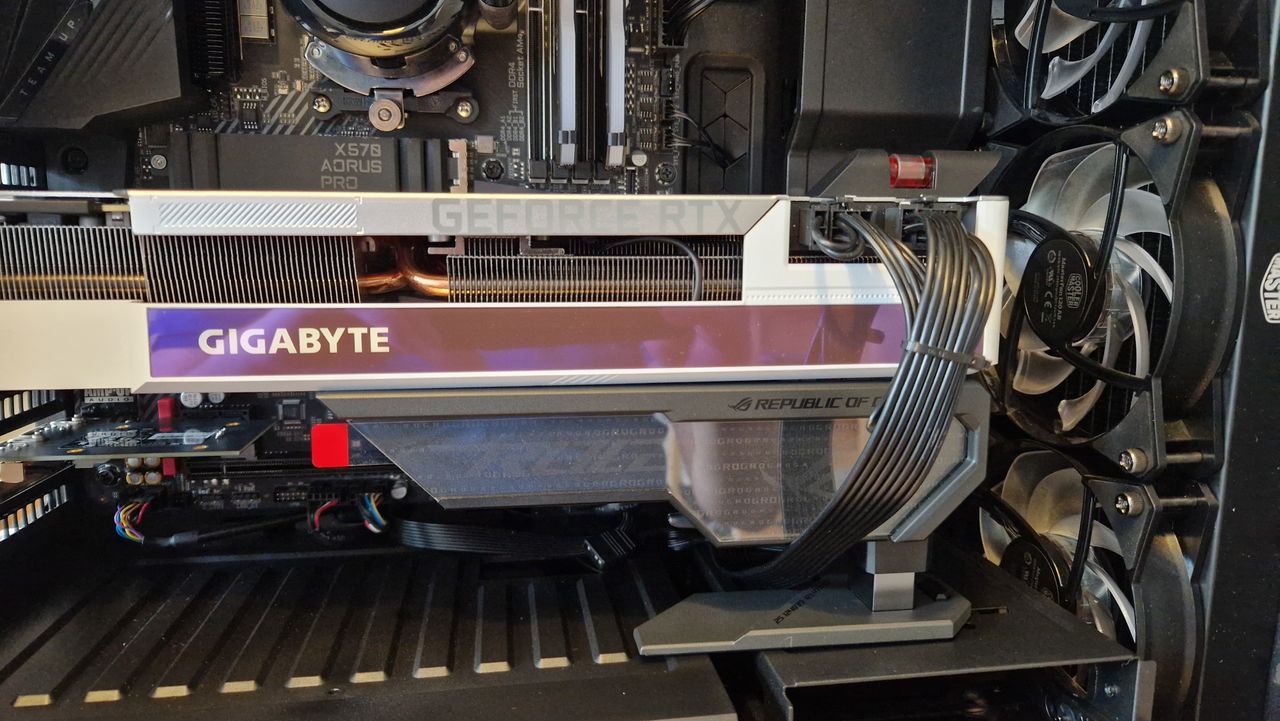 The Asus ROG Herculx GPU support bracket in a PC