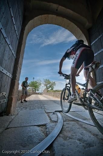 The bunch took in some cultural sites as it neared Guarda.