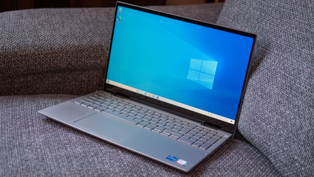 Dell Inspiron 15 7000 2-in-1 (late 2020) angled