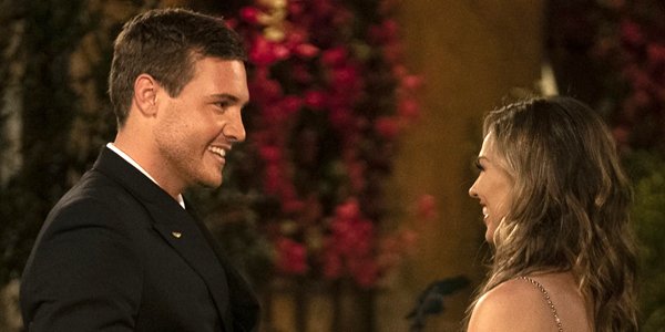 Bachelorette Hannah meets pilot Peter on the 2019 premiere ABC