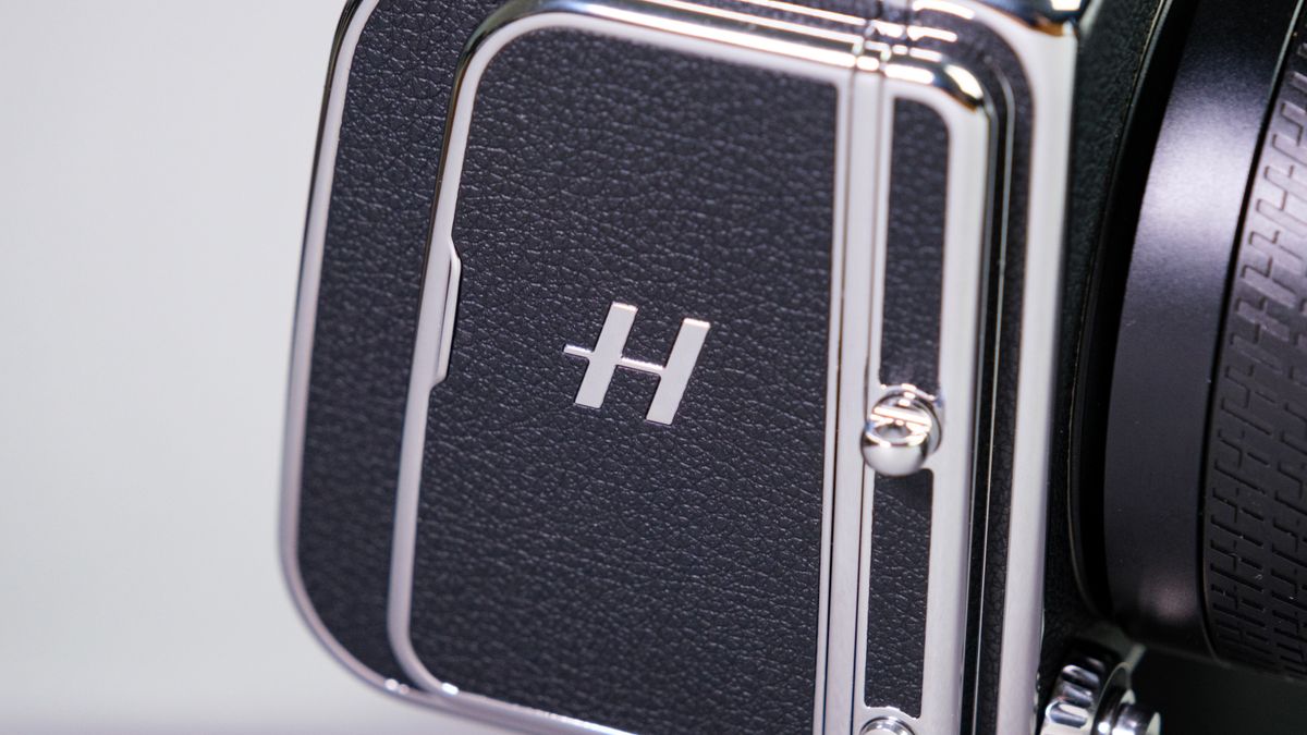 The Hasselblad 907X + CFV 100C against a gray background