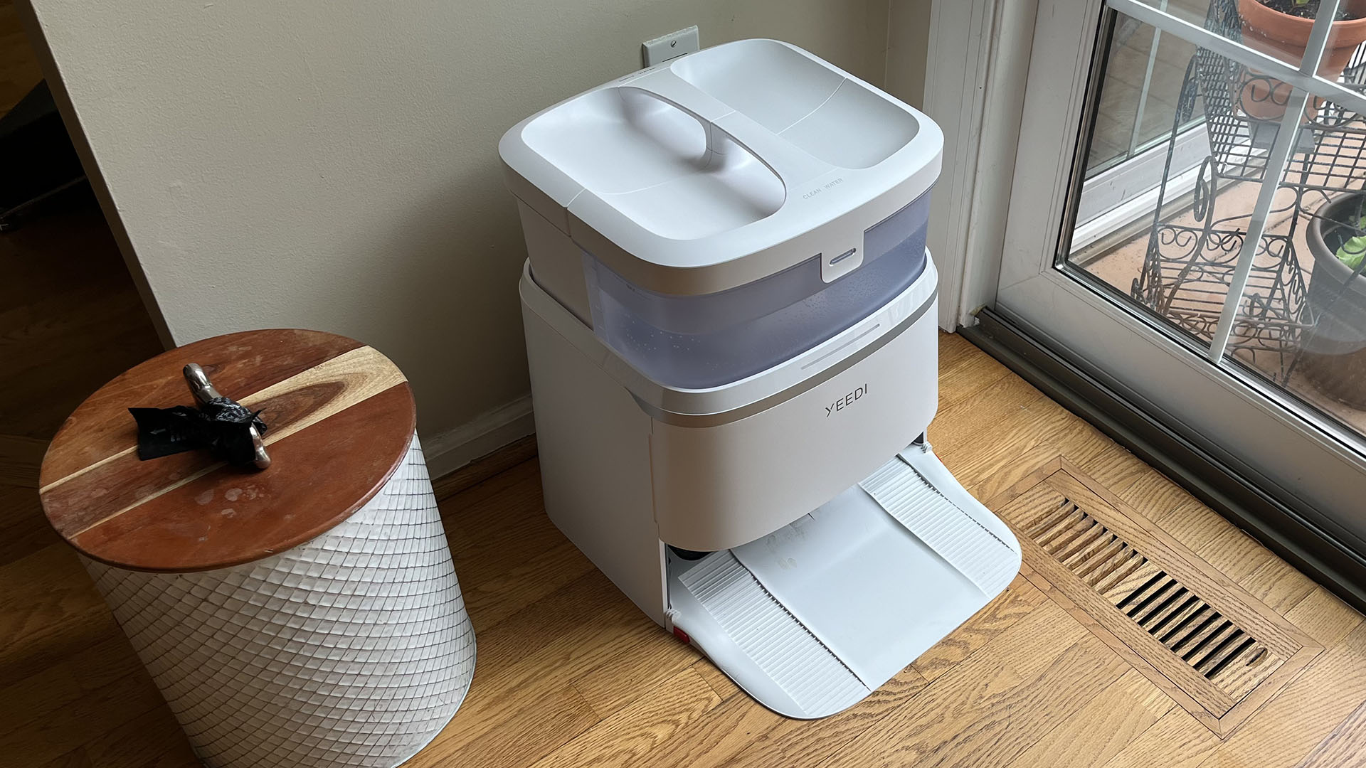 Dock for Yeedi M12 Ultra Plus robot vacuum in reviewer's home