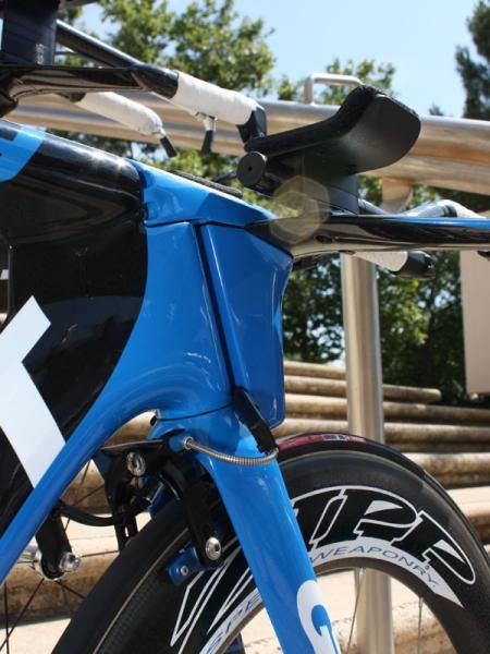 Giant claims its AeroDrive front-end design was the first to use an aerodynamic lower stem extension - and it apparently will vigorously defend the patent.