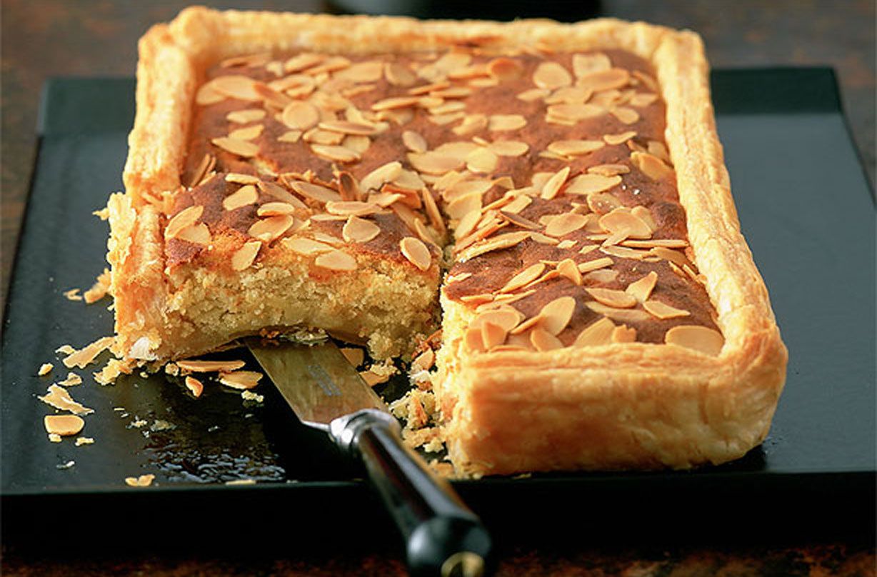 Puffed lemon and almond tart