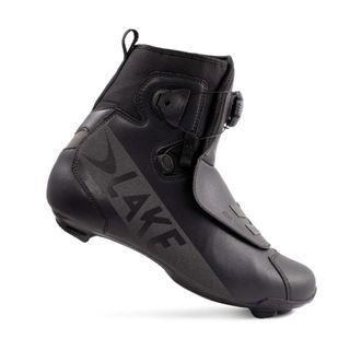 Lake CX146 winter shoe in black on a white background