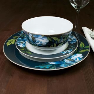 opulent dinnerware in rich gold and floral patterns