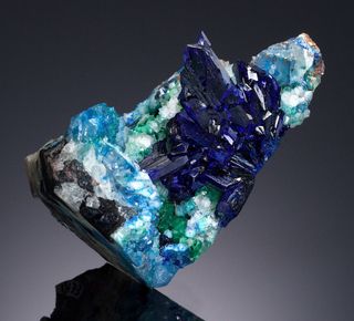 Linarite up for auction