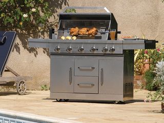 Redfyre 33 gas barbecue