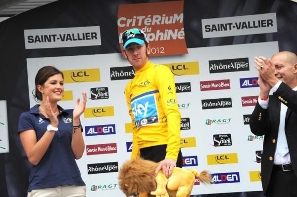 Wiggins moves into yellow