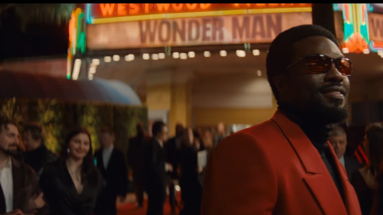 Yahya Abdul-Mateen bij de Wonder Man-première in Wonder Man.