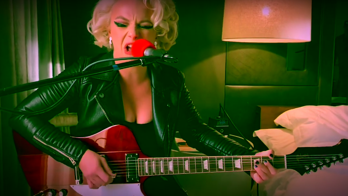 Watch Samantha Fish Up Close Performing “Gone for Good” on a Gibson Firebird