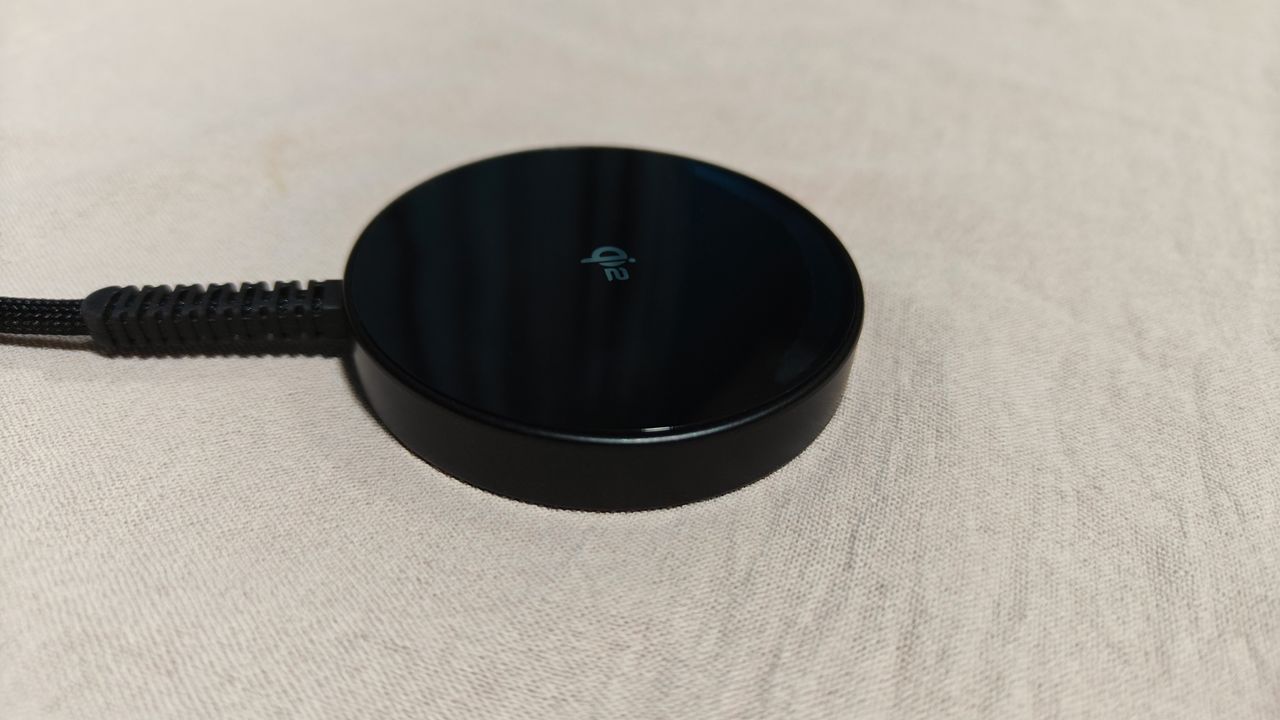 ESR HaloLock Qi2 Mini Wireless Charger