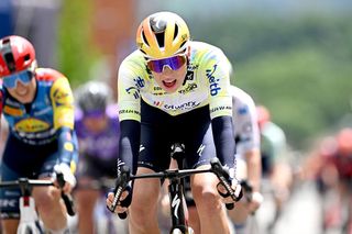 'You need to pick your battles' - Yellow jersey Mischa Bredewold holds Itzulia Women race lead as late attackers disrupt her focus for another stage win