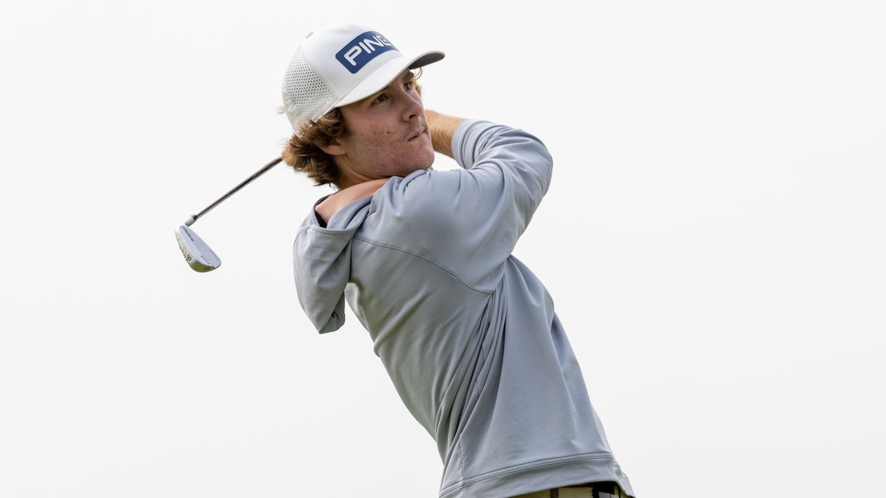 Zach Pollo takes a shot at the U.S. Junior Amateur