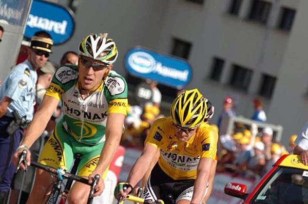 Axel Merckx (Phonak) leads his captain home