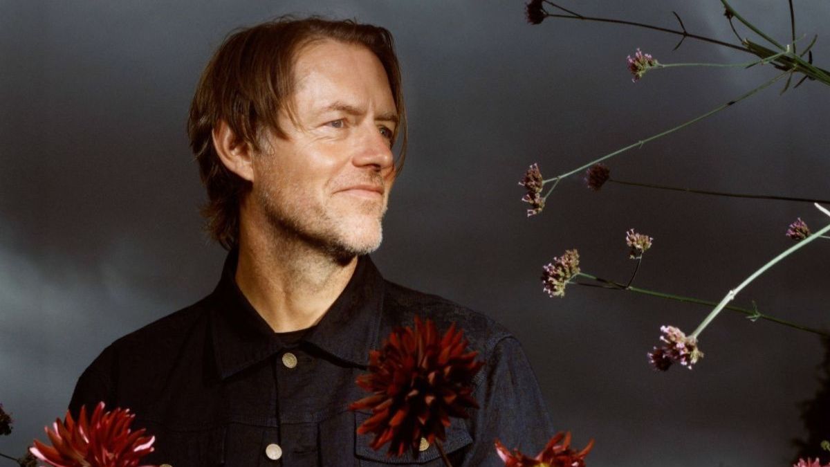 Ed O'Brien press photo for his 2026, Blue Mirpho - Credit Steve Gullick