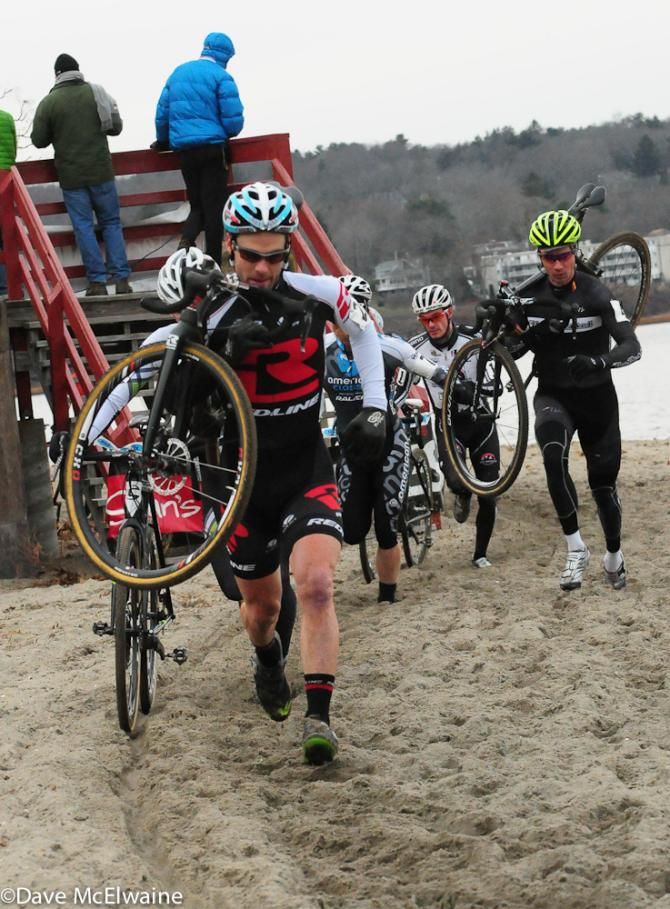 Justine Lindine (Redline) leading the race on lap two