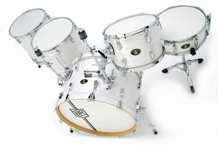 The shallow depth of the bass drum means its response is fast and sensitive