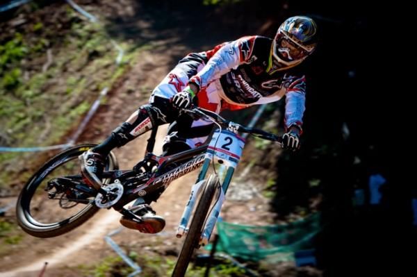 Santa Cruz Syndicate downhill star Greg Minnaar is keen to ride the wave of local support to repeat his 2009 triumph in next week&rsquo;s 2012 UCI MTB World Cup Pietermaritzburg